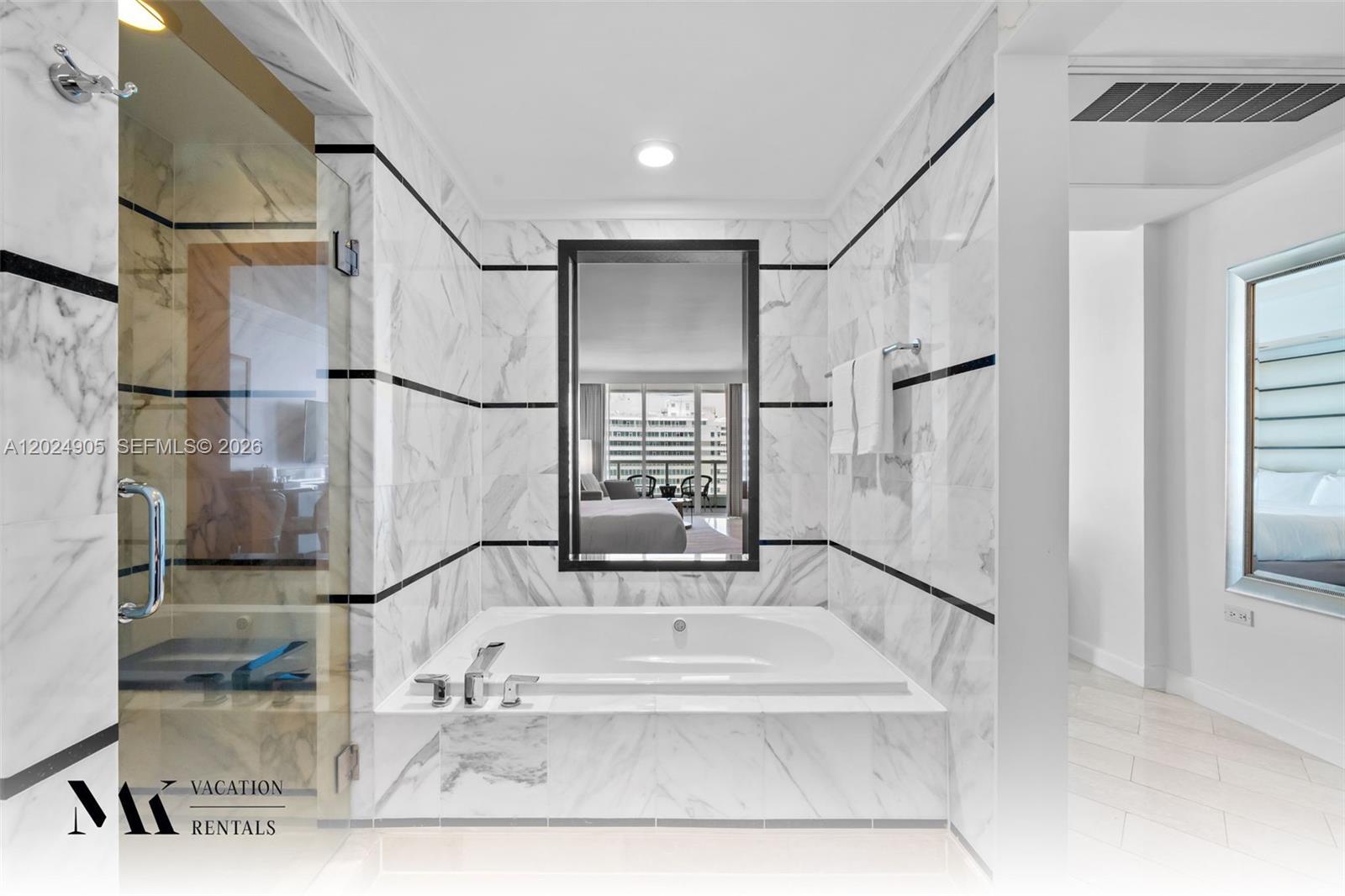 FONTAINEBLEAU III OCEAN C - Residential
