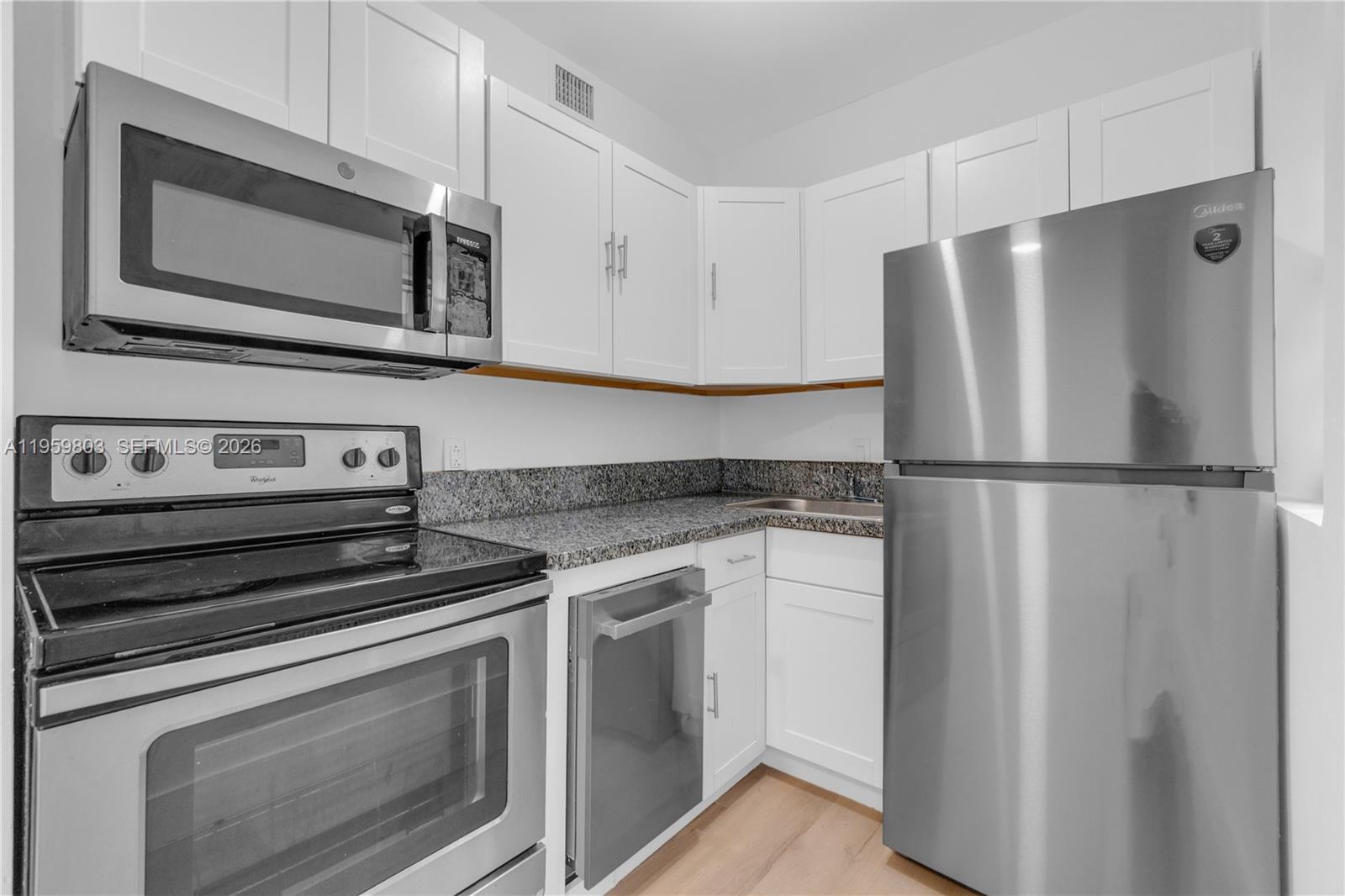 THE ST GEORGE CONDO - Residential Lease