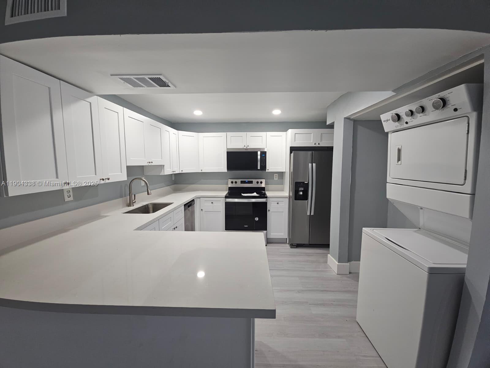 SNAPPER VILLAGE CONDO PHA - Residential Lease