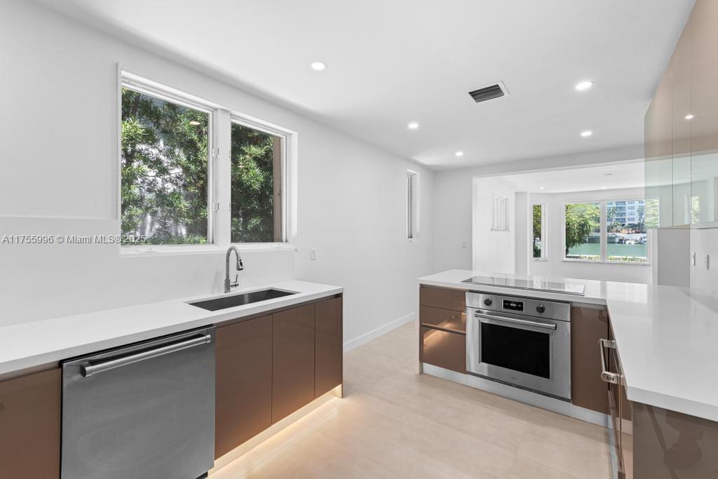 BEACH VIEW SUB - Residential Lease