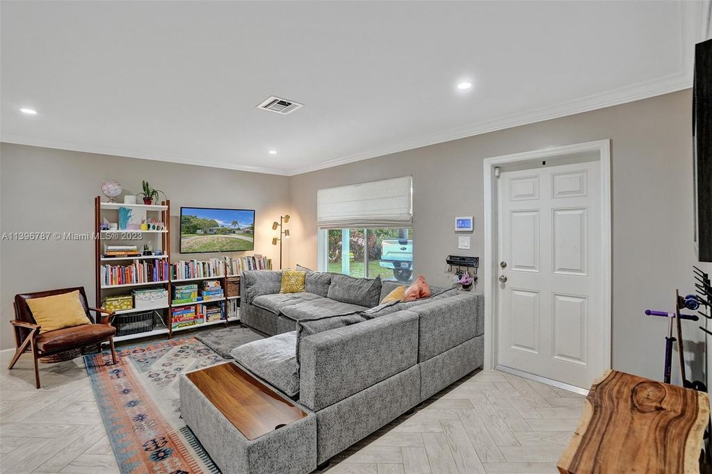 Photo of 55 NW 6th Ave, Boca Raton, FL 33432 (MLS # A11396787)