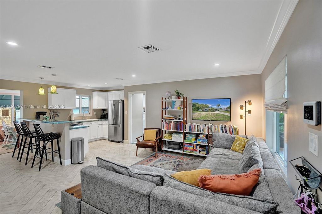 Photo of 55 NW 6th Ave, Boca Raton, FL 33432 (MLS # A11396787)