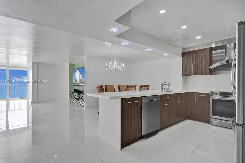 6450 Collins Ave 1204