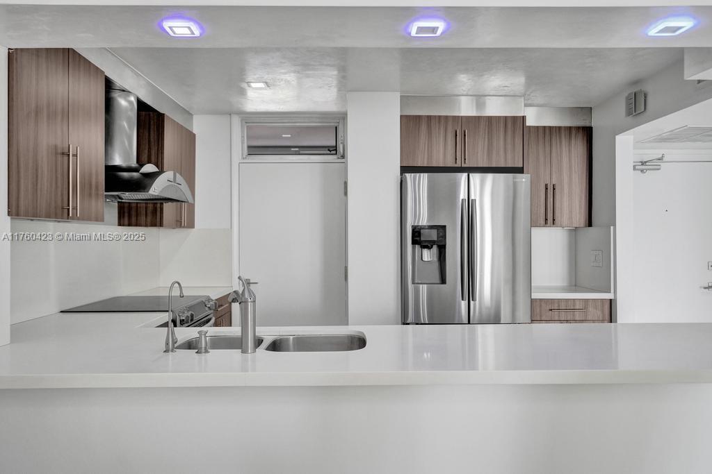 OCEAN PARK CONDO - Residential