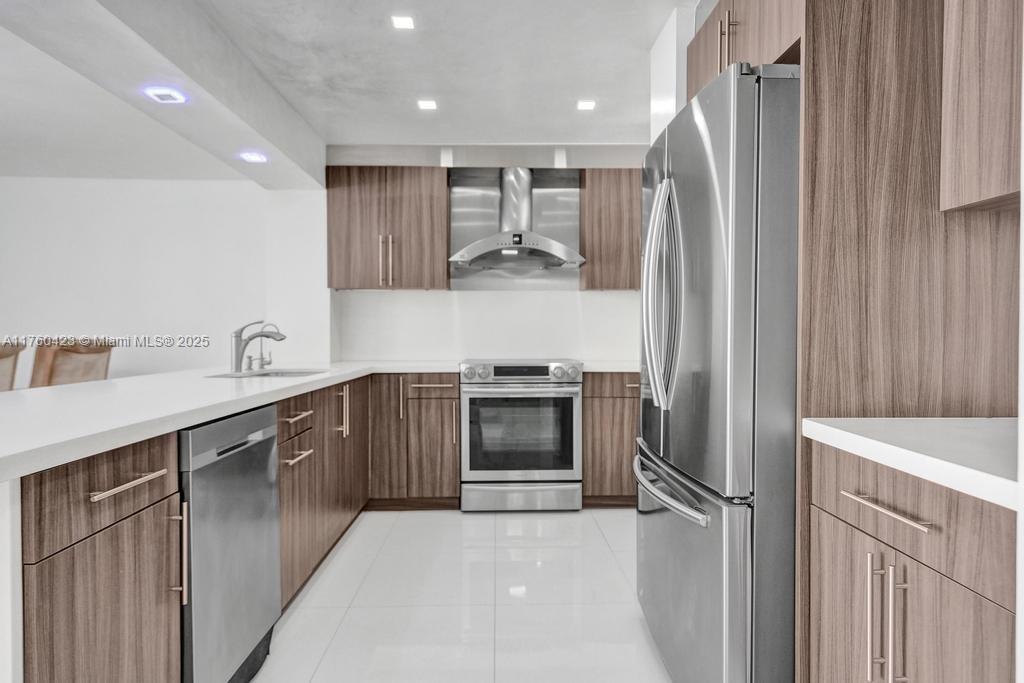 OCEAN PARK CONDO - Residential