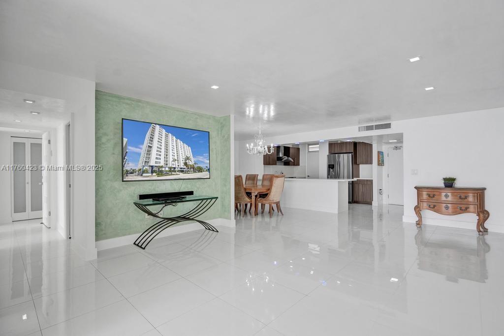OCEAN PARK CONDO - Residential