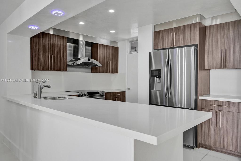 OCEAN PARK CONDO - Residential