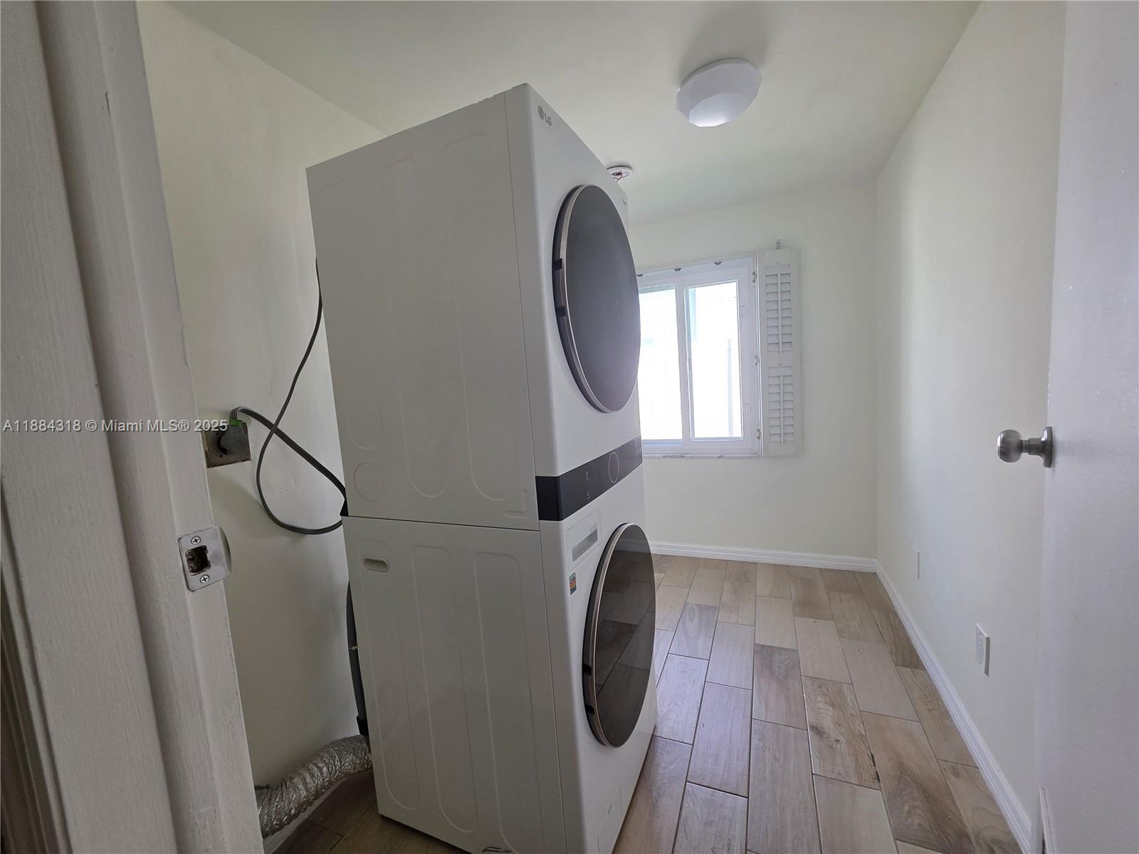 DANIA ESTATES - Residential Lease