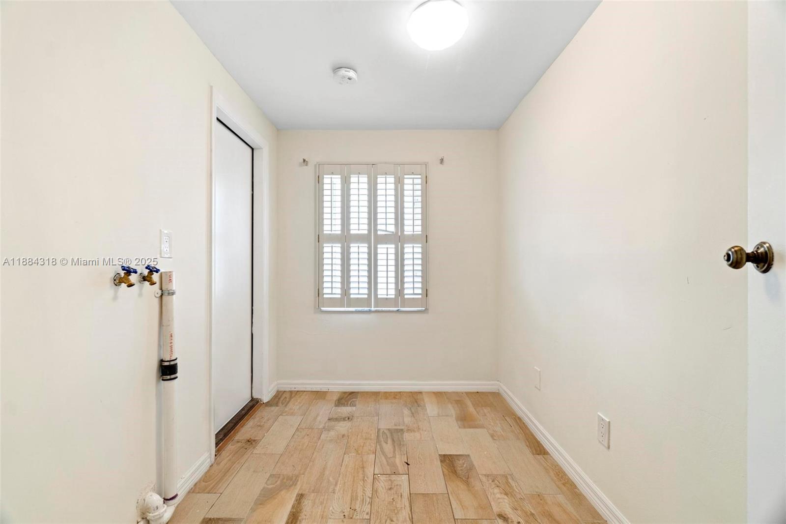 DANIA ESTATES - Residential Lease