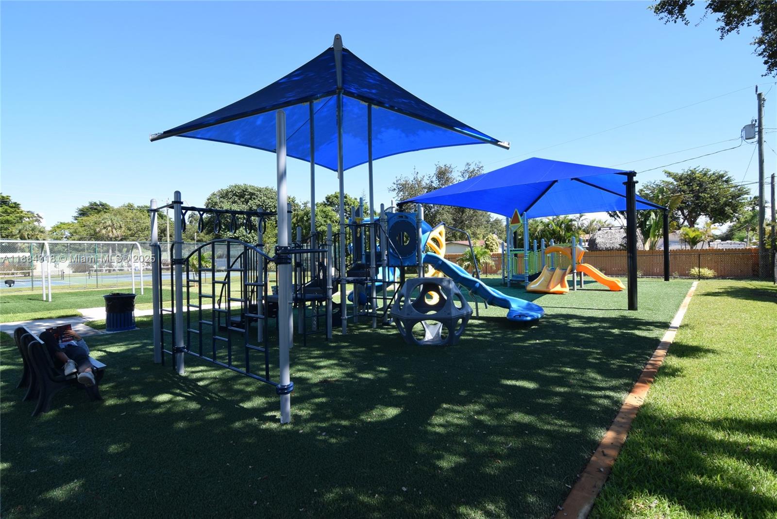DANIA ESTATES - Residential Lease
