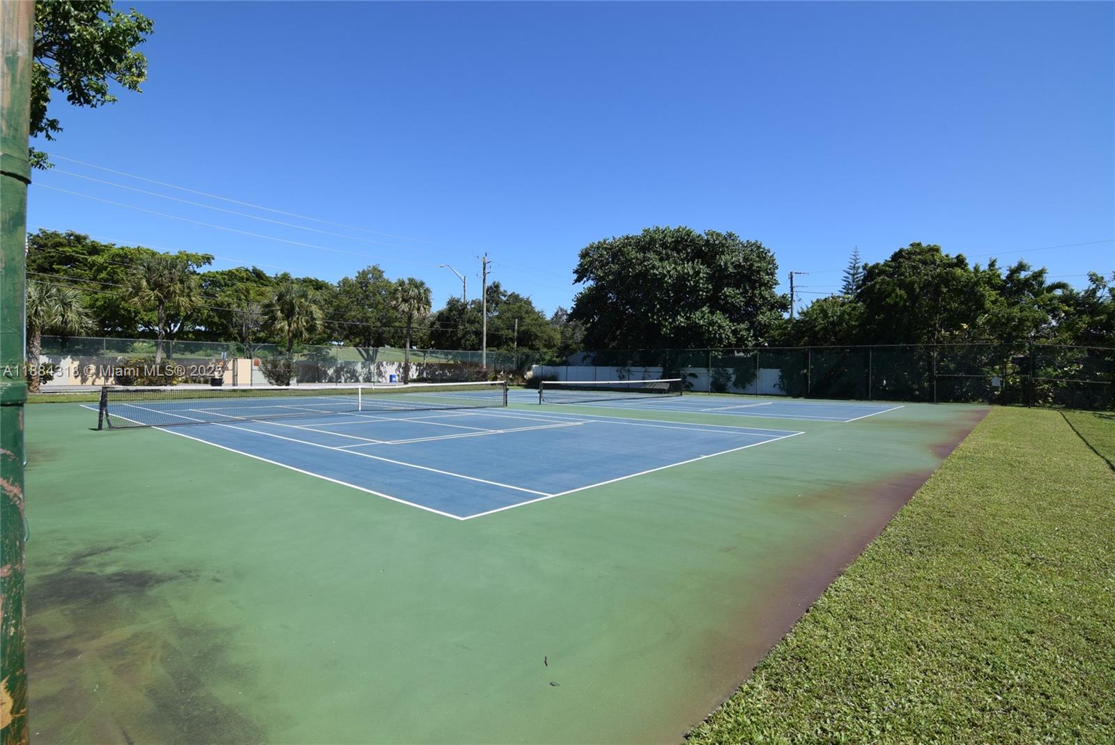 DANIA ESTATES - Residential Lease