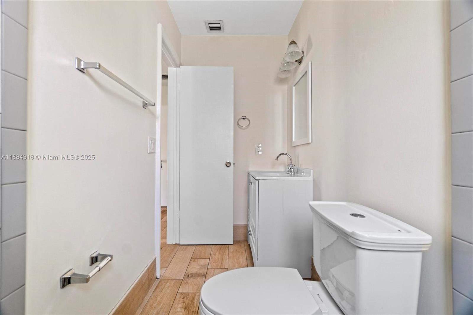 DANIA ESTATES - Residential Lease