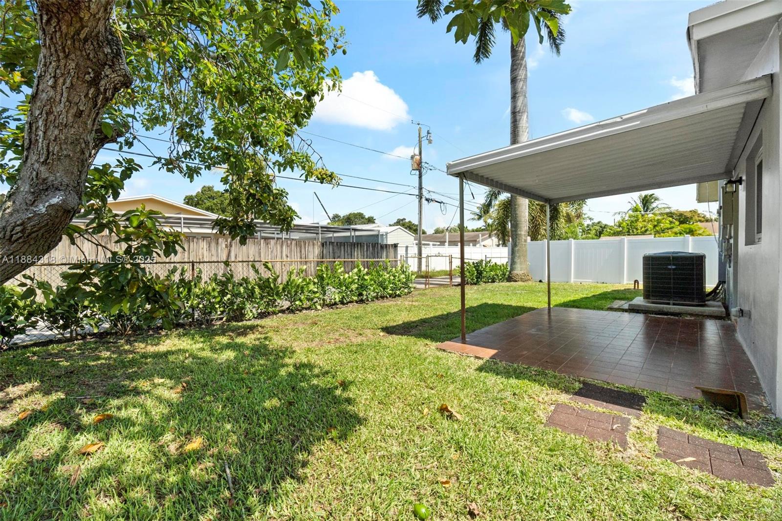 DANIA ESTATES - Residential Lease