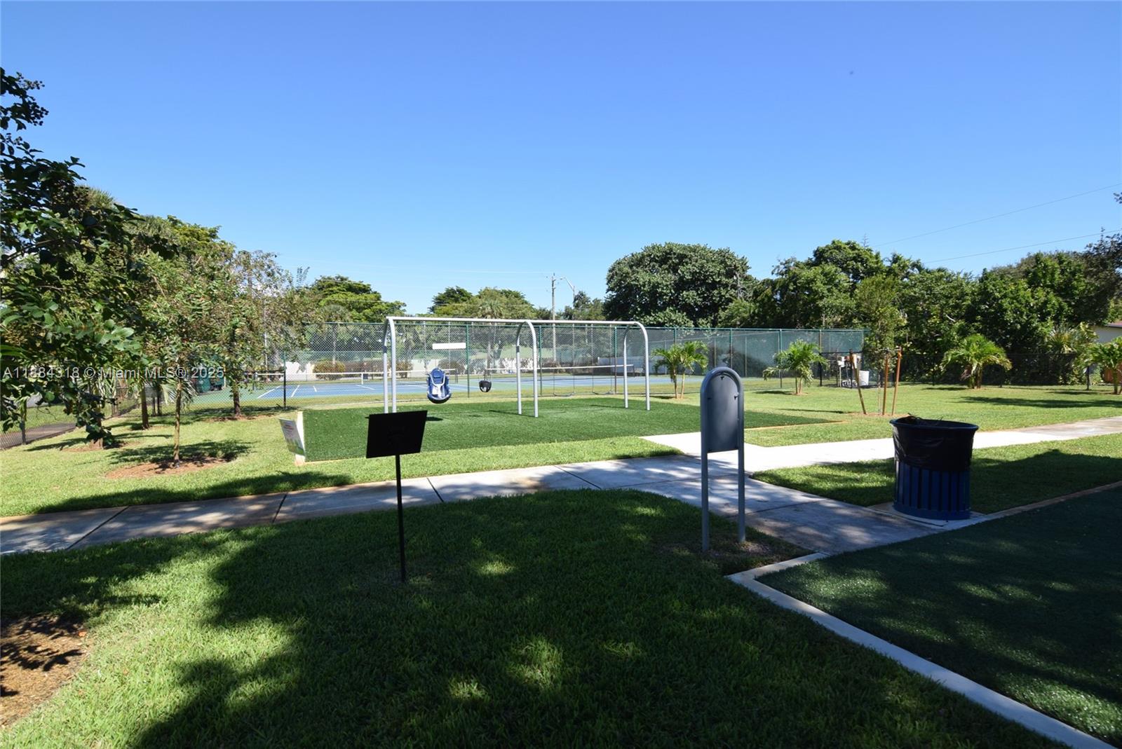 DANIA ESTATES - Residential Lease