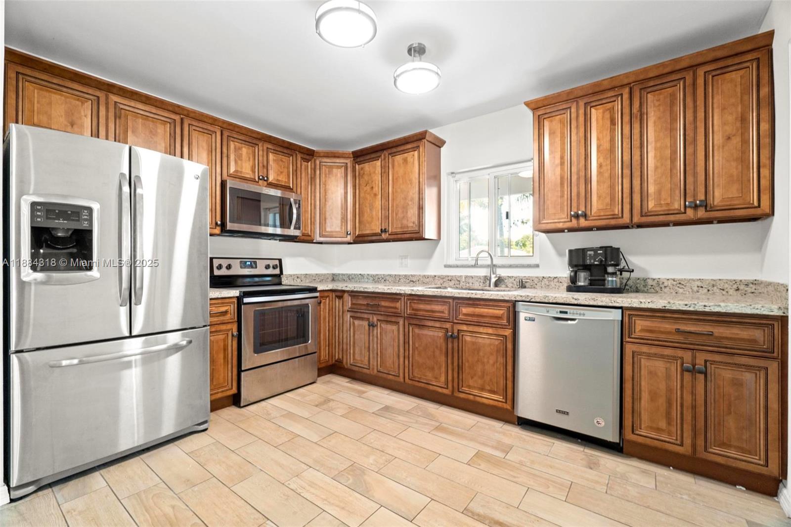 DANIA ESTATES - Residential Lease