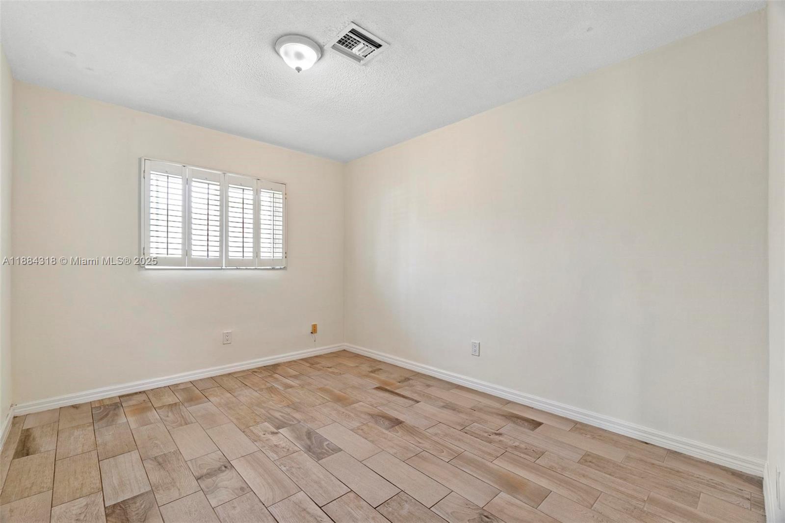 DANIA ESTATES - Residential Lease
