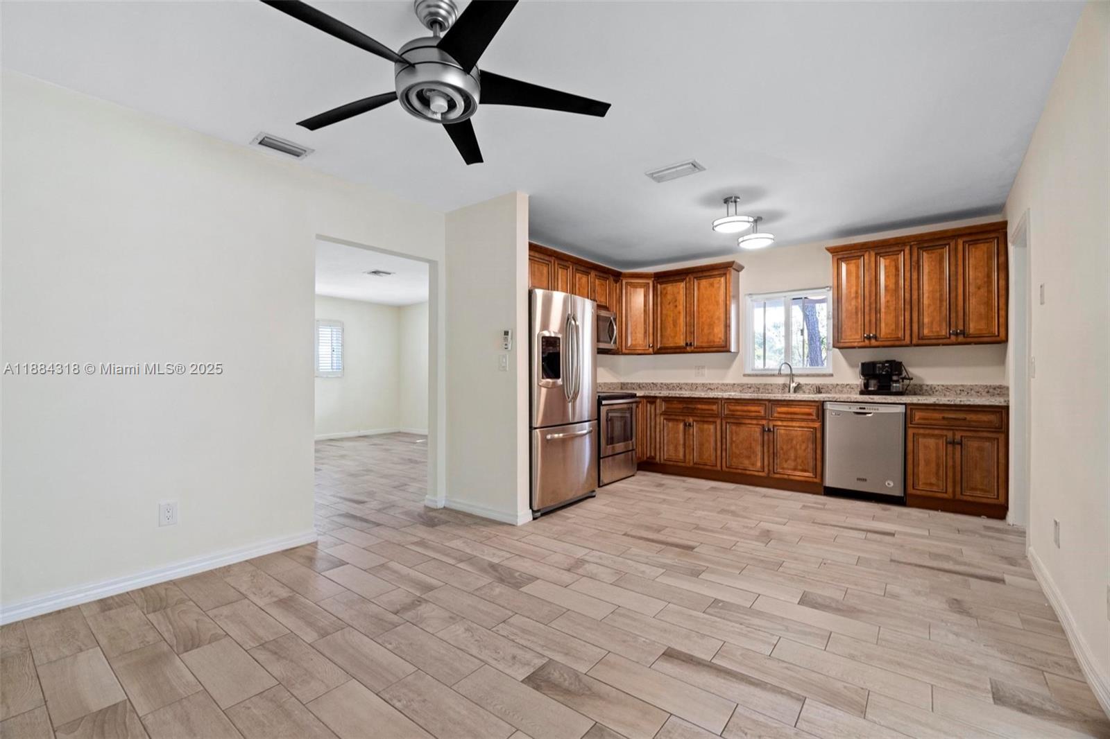 DANIA ESTATES - Residential Lease