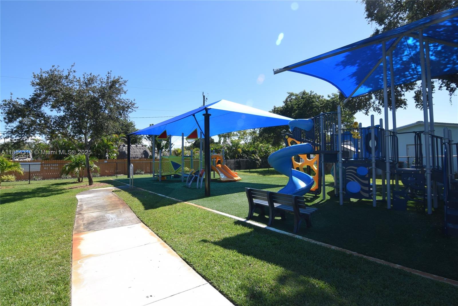 DANIA ESTATES - Residential Lease