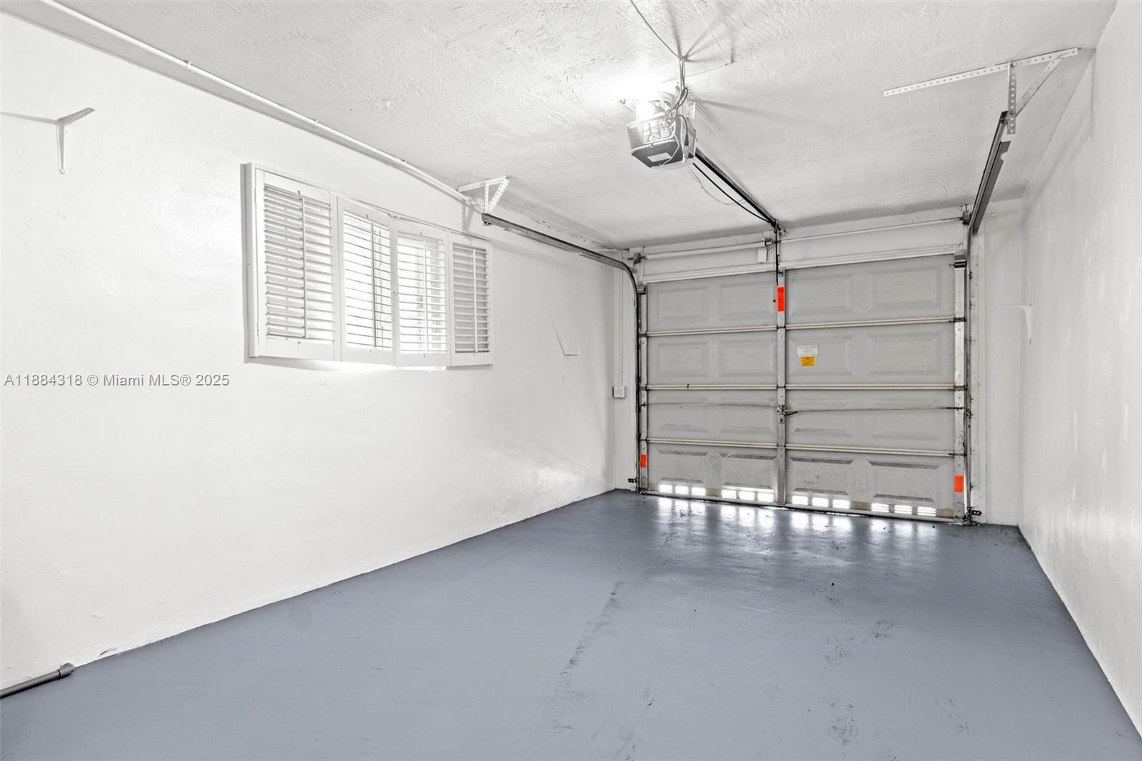 DANIA ESTATES - Residential Lease