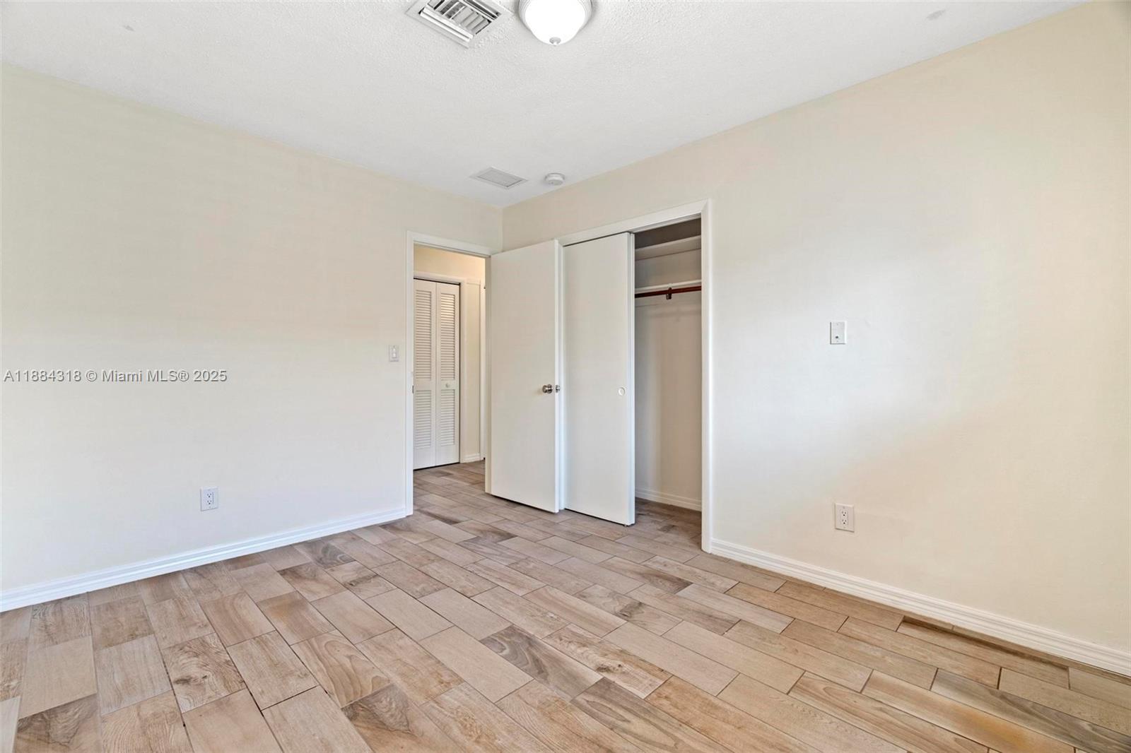 DANIA ESTATES - Residential Lease