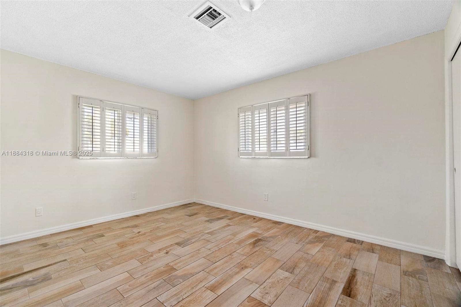 DANIA ESTATES - Residential Lease