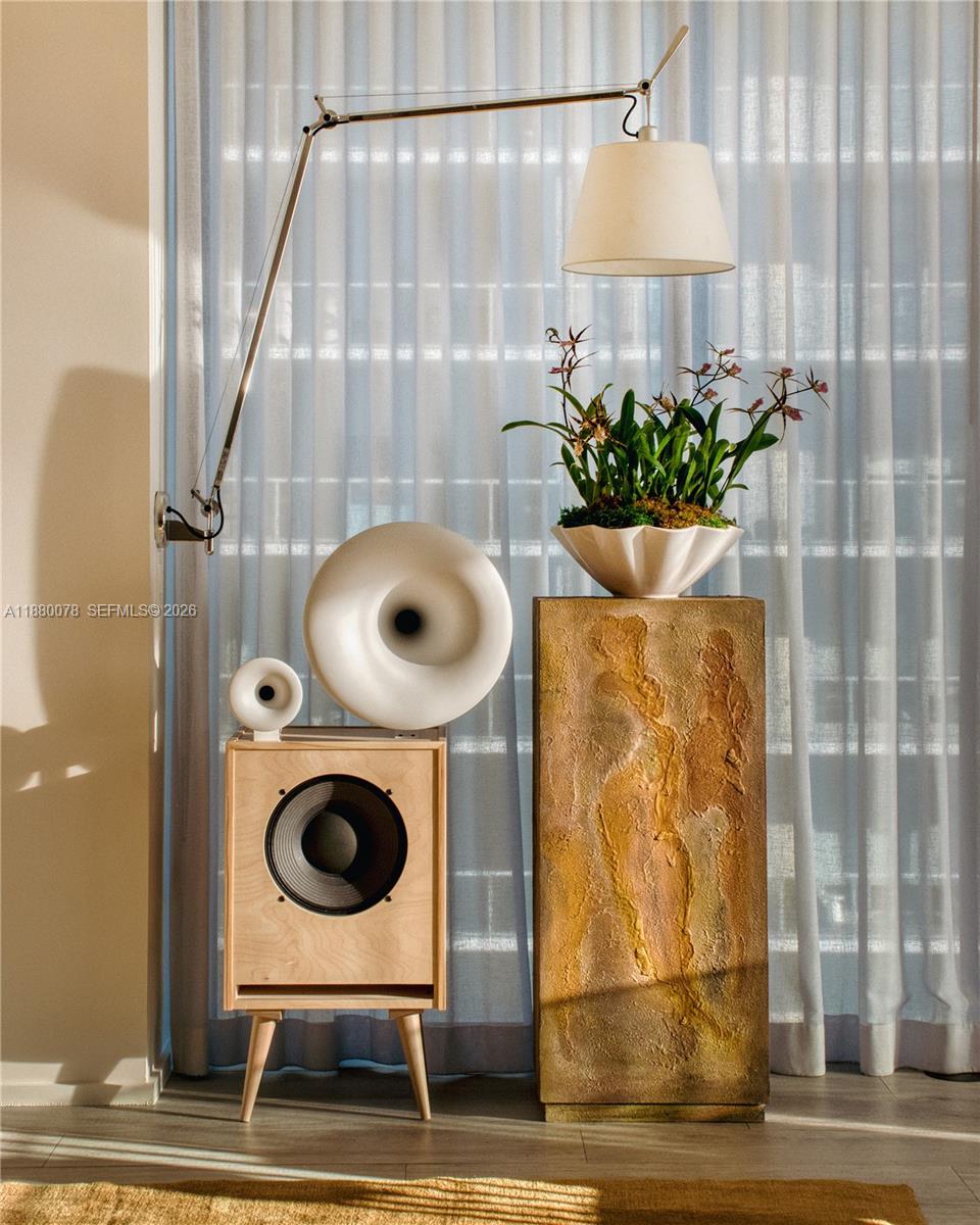 3401 MIDTOWN CONDO - Residential