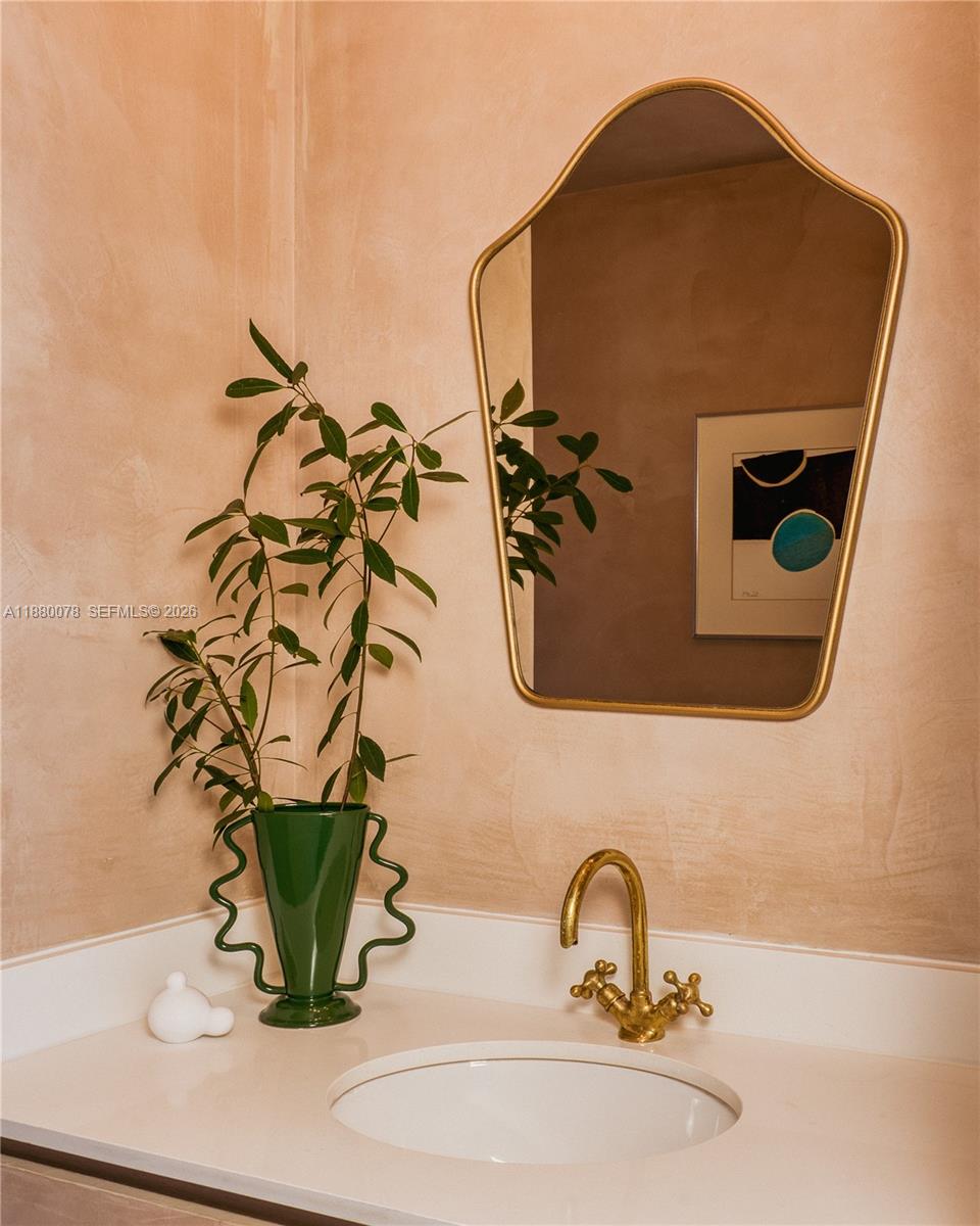 3401 MIDTOWN CONDO - Residential