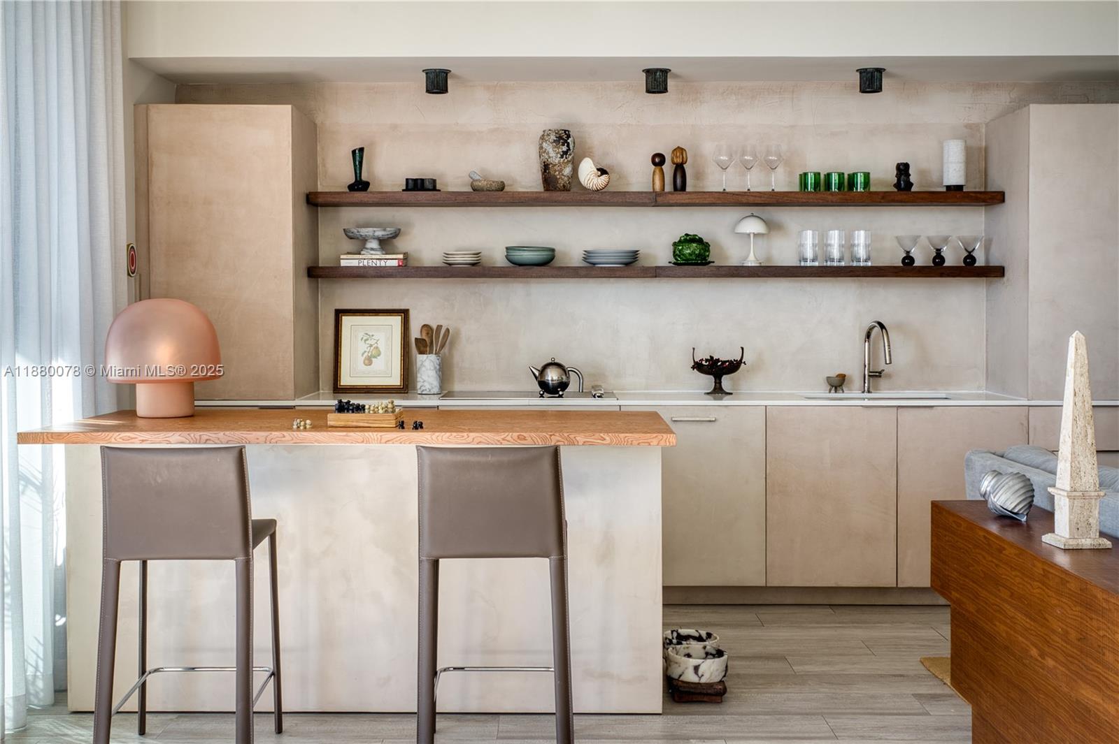 3401 MIDTOWN CONDO - Residential