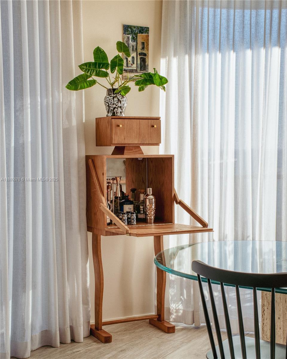 3401 MIDTOWN CONDO - Residential