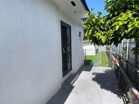 919 NW 23rd Ct Back Unit Miami FL 33125