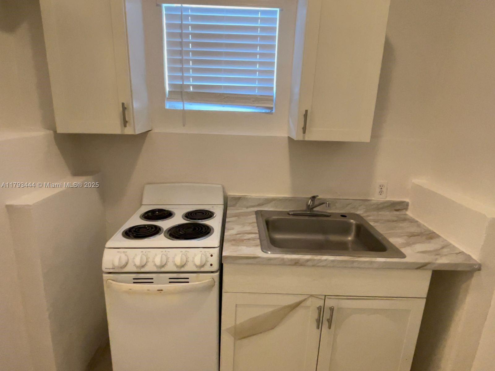 919 NW 23rd Ct Back Unit