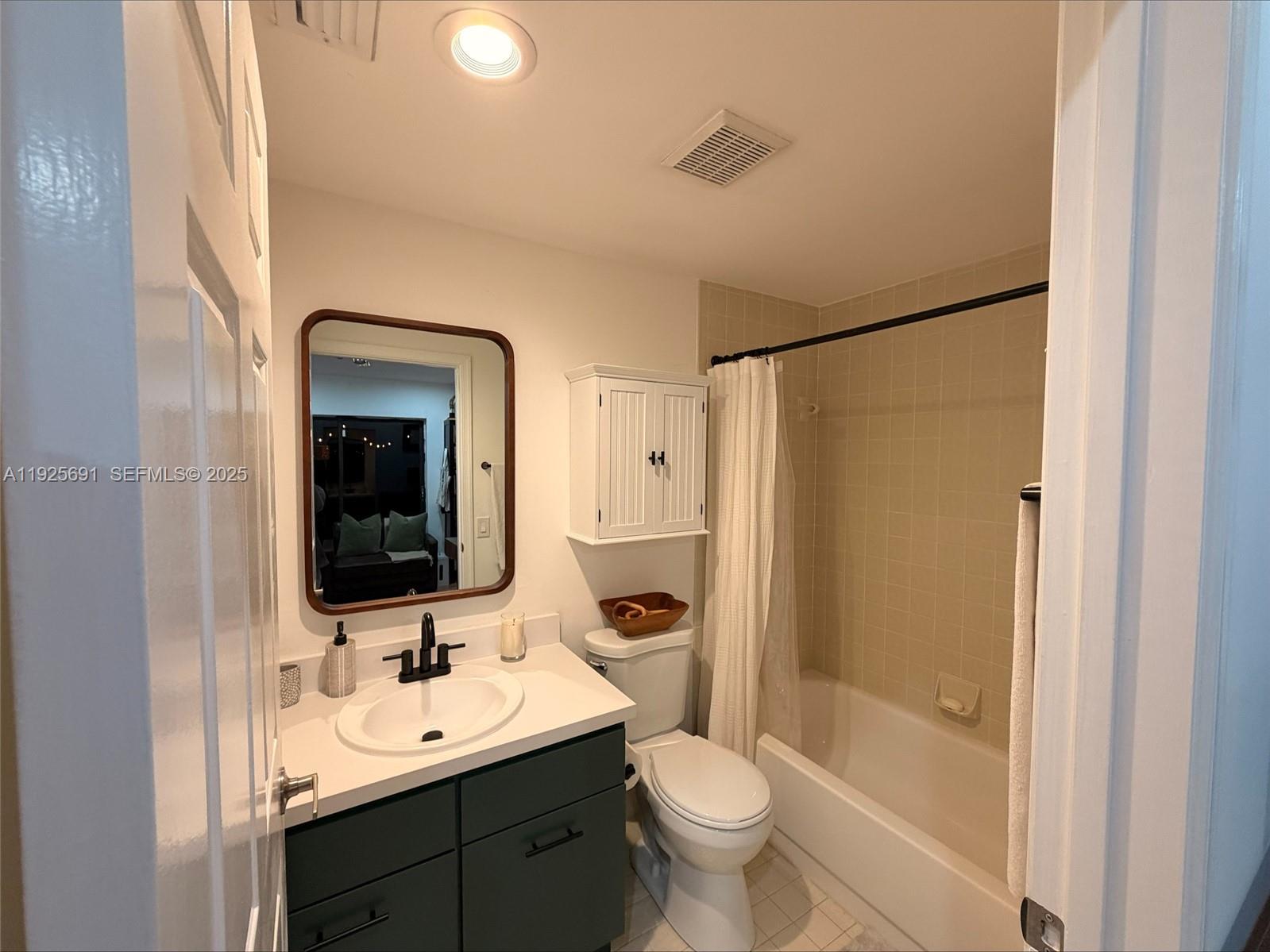 GREENVIEW SHORES 2 OF WEL - Residential