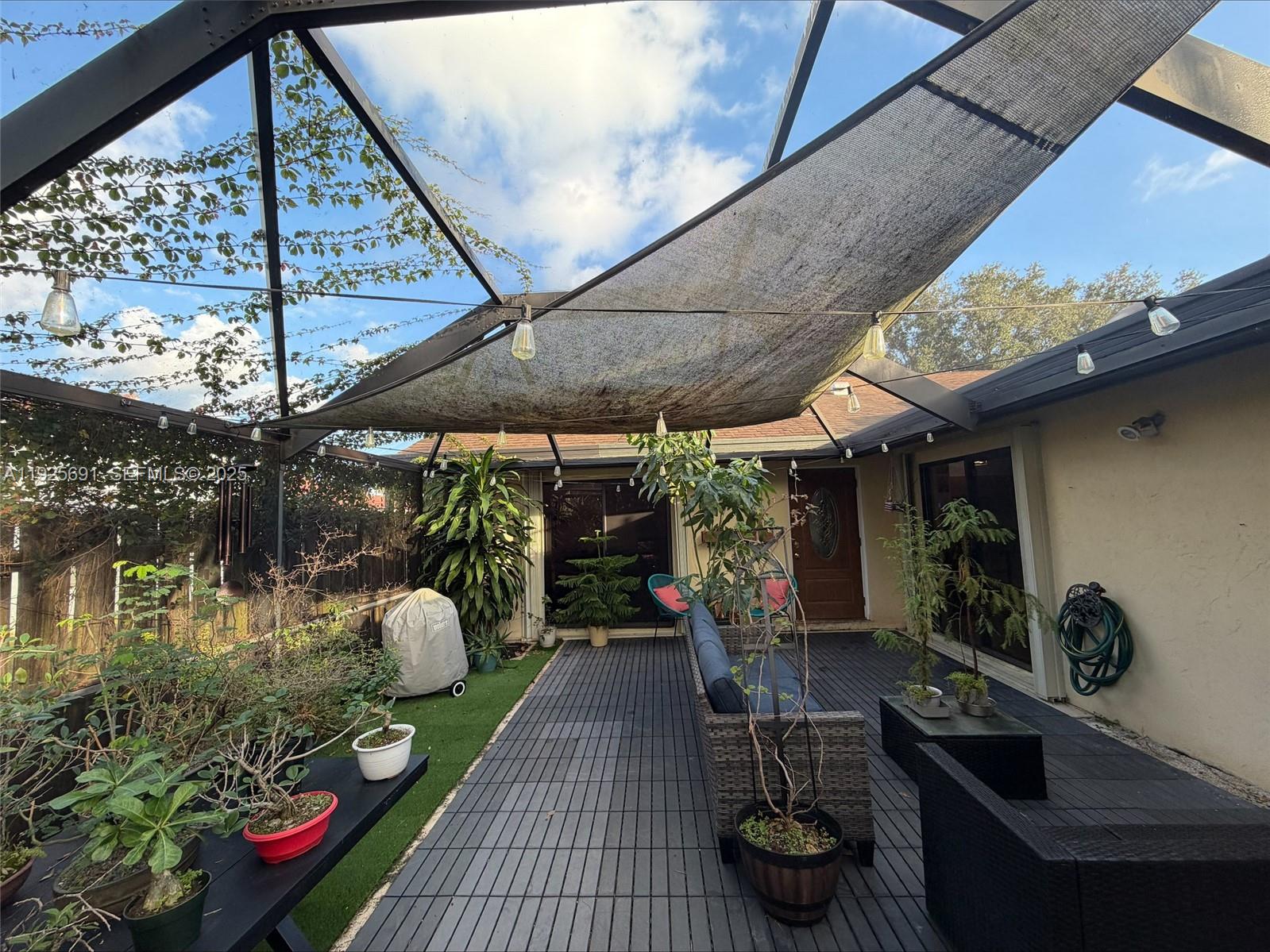 GREENVIEW SHORES 2 OF WEL - Residential