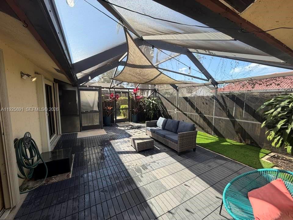 GREENVIEW SHORES 2 OF WEL - Residential