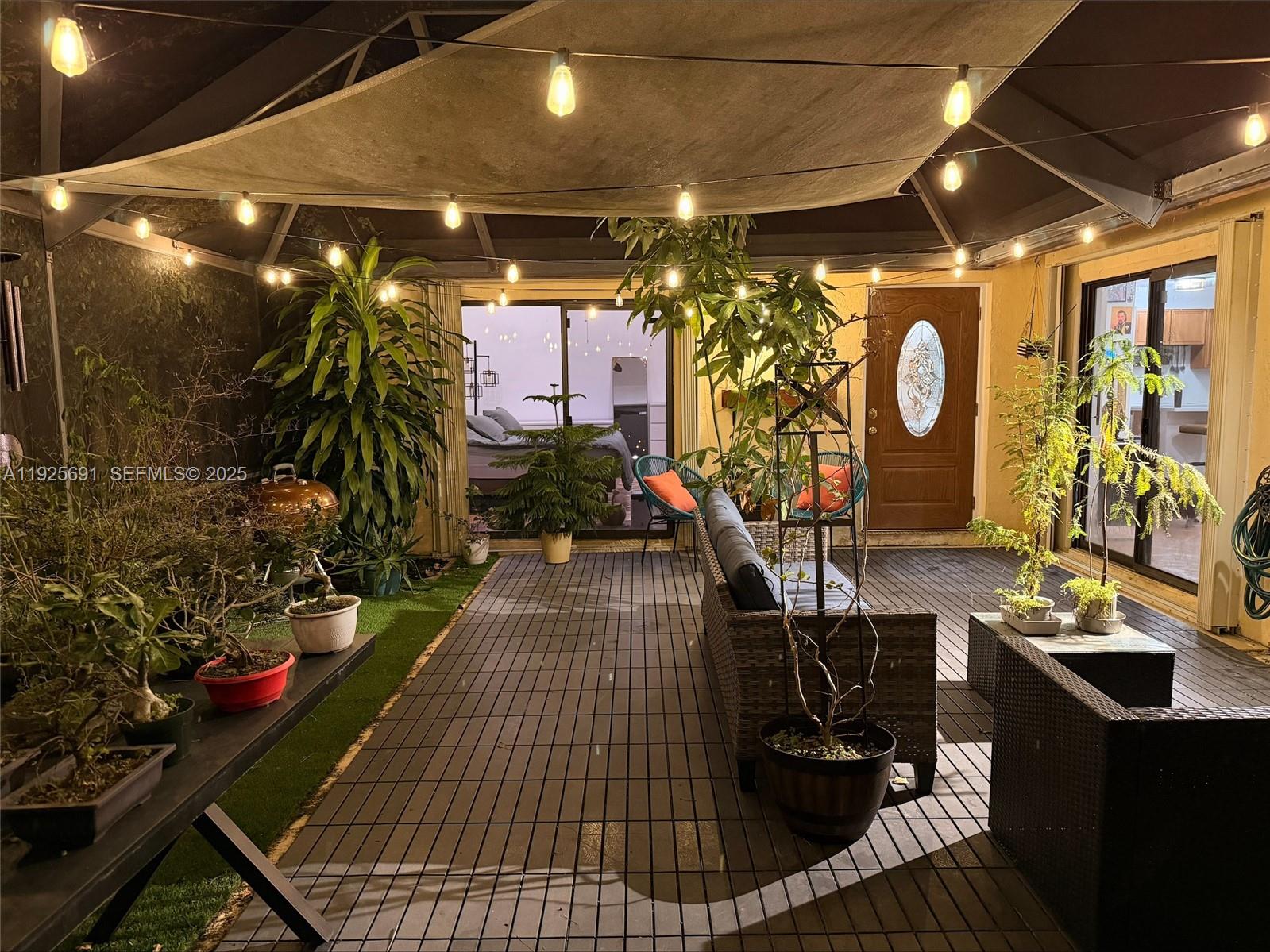 GREENVIEW SHORES 2 OF WEL - Residential