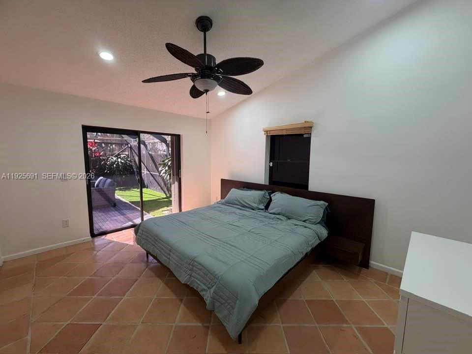 GREENVIEW SHORES 2 OF WEL - Residential