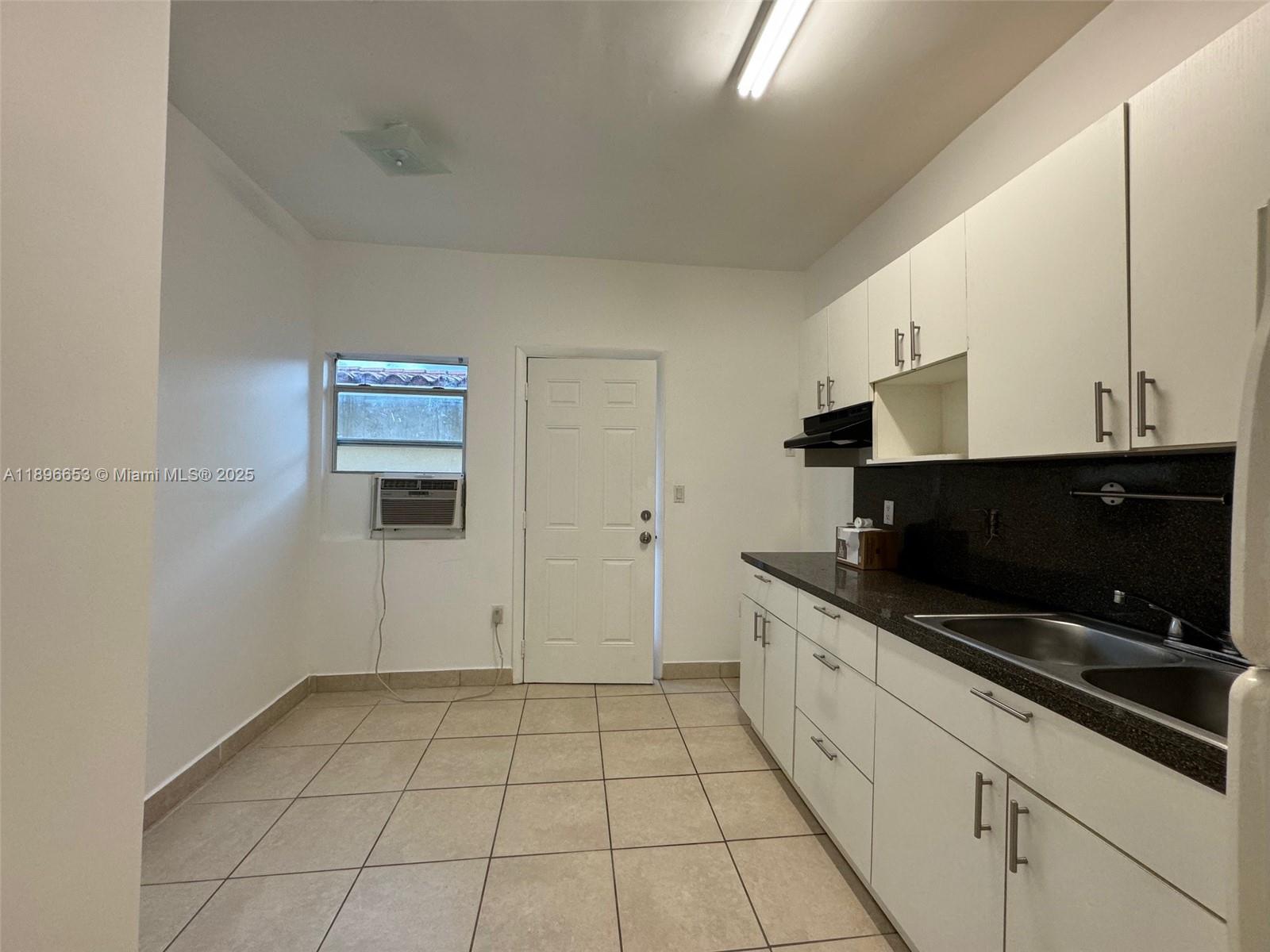 WESTLAWN - CORR PL - Residential Lease
