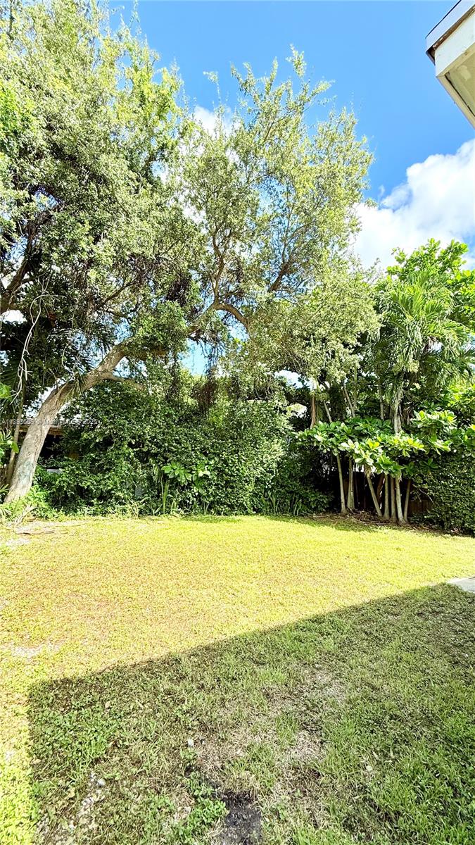 DIXIE HIGHWAY TRACK - Residential Lease