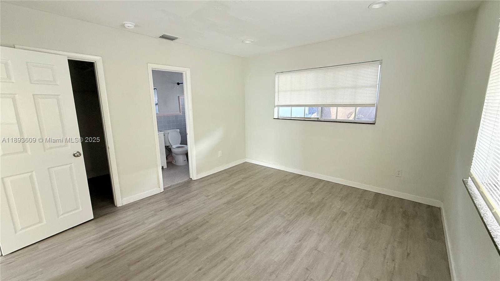 DIXIE HIGHWAY TRACK - Residential Lease