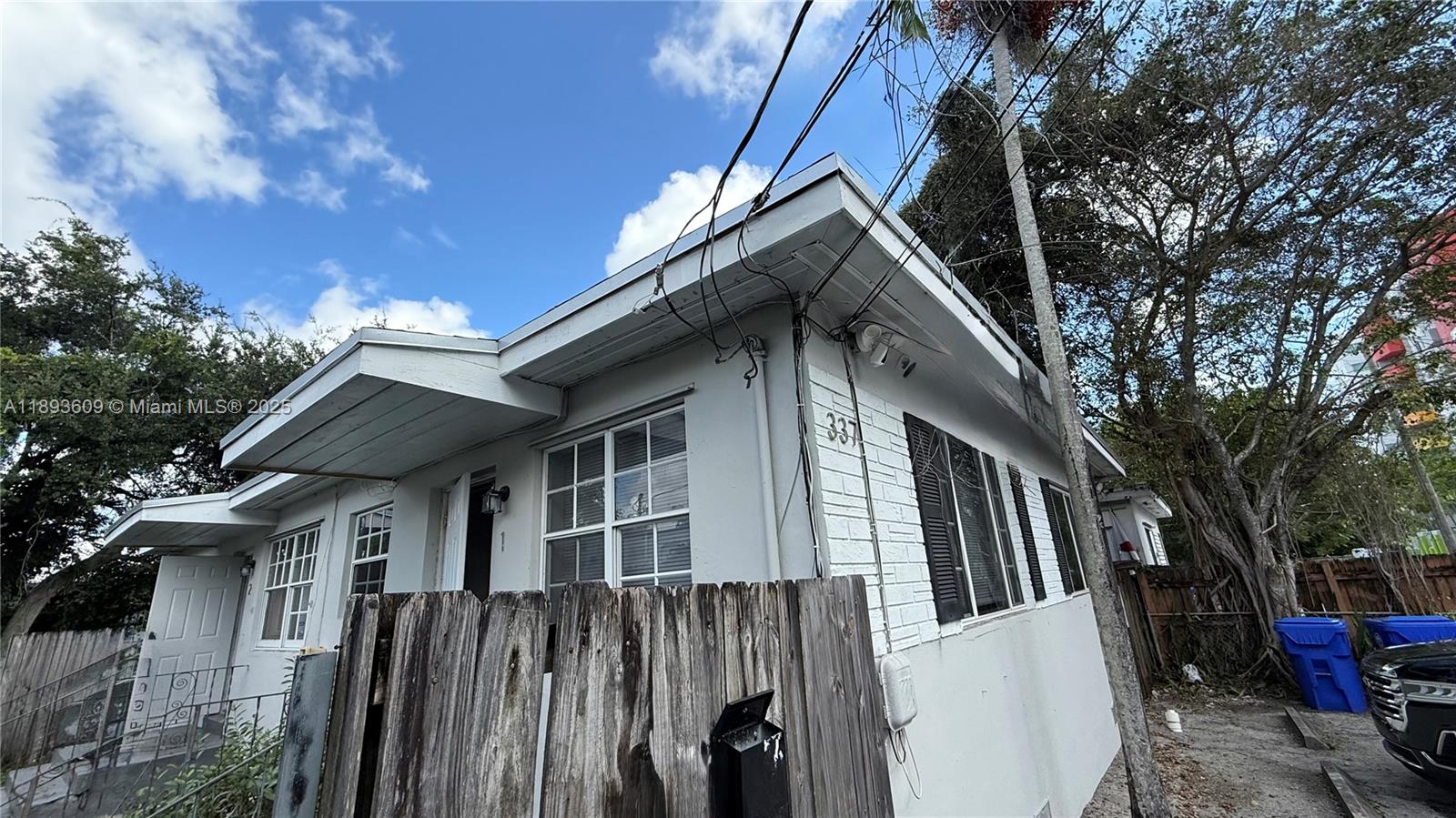 DIXIE HIGHWAY TRACK - Residential Lease