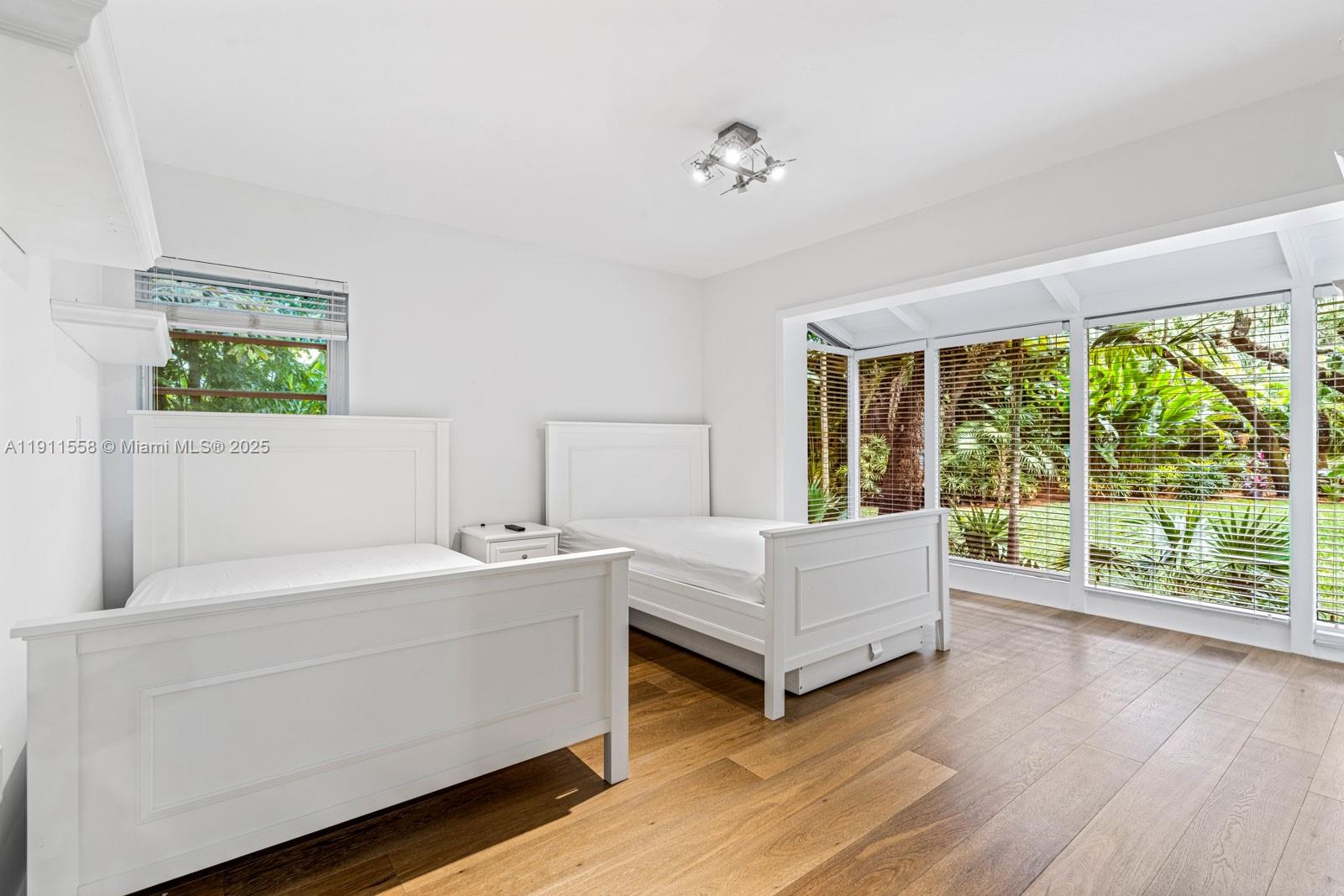 SNAPPER CREEK LAKES SUB - Residential Lease