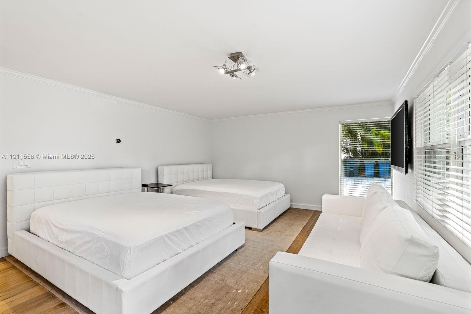 SNAPPER CREEK LAKES SUB - Residential Lease