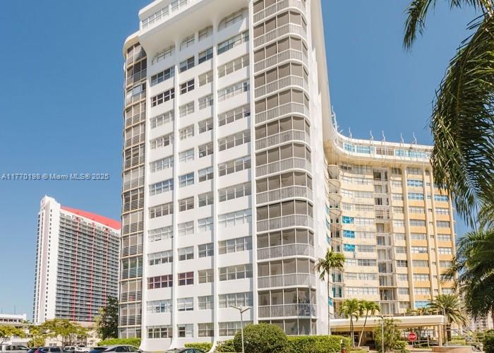 100 Golden Isles Dr PH 9