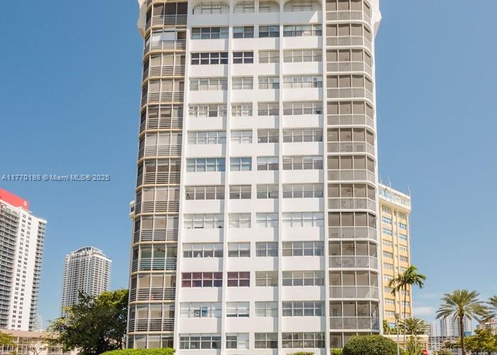 100 Golden Isles Dr PH 9
