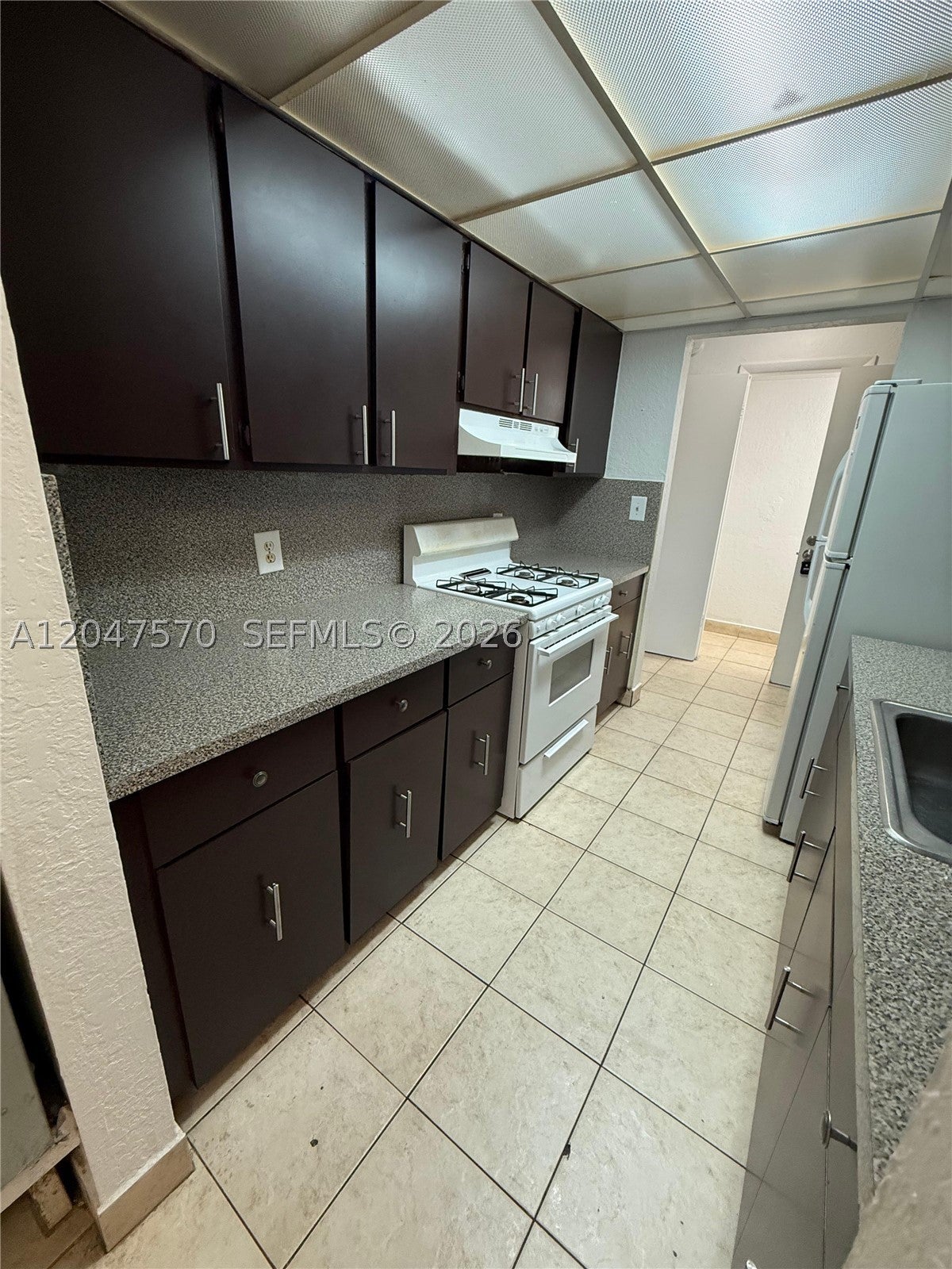 1305 W 53rd St 406