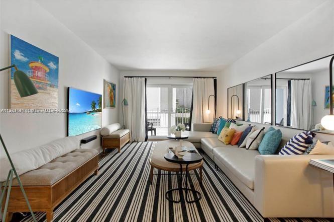 61 Collins Ave 202