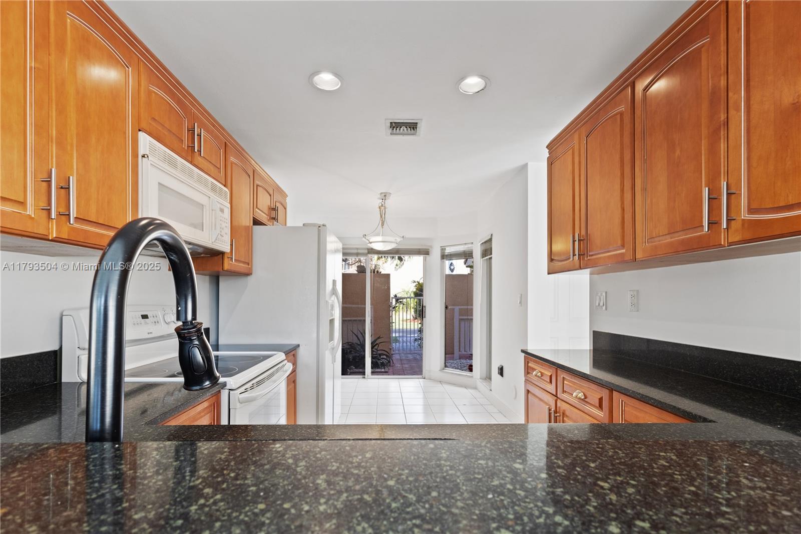 10208 NW 51st Ter 10208