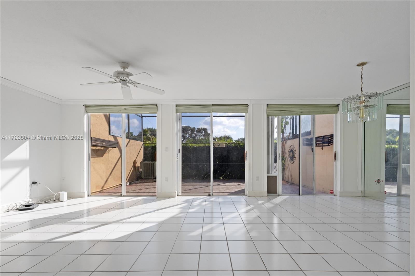 10208 NW 51st Ter 10208