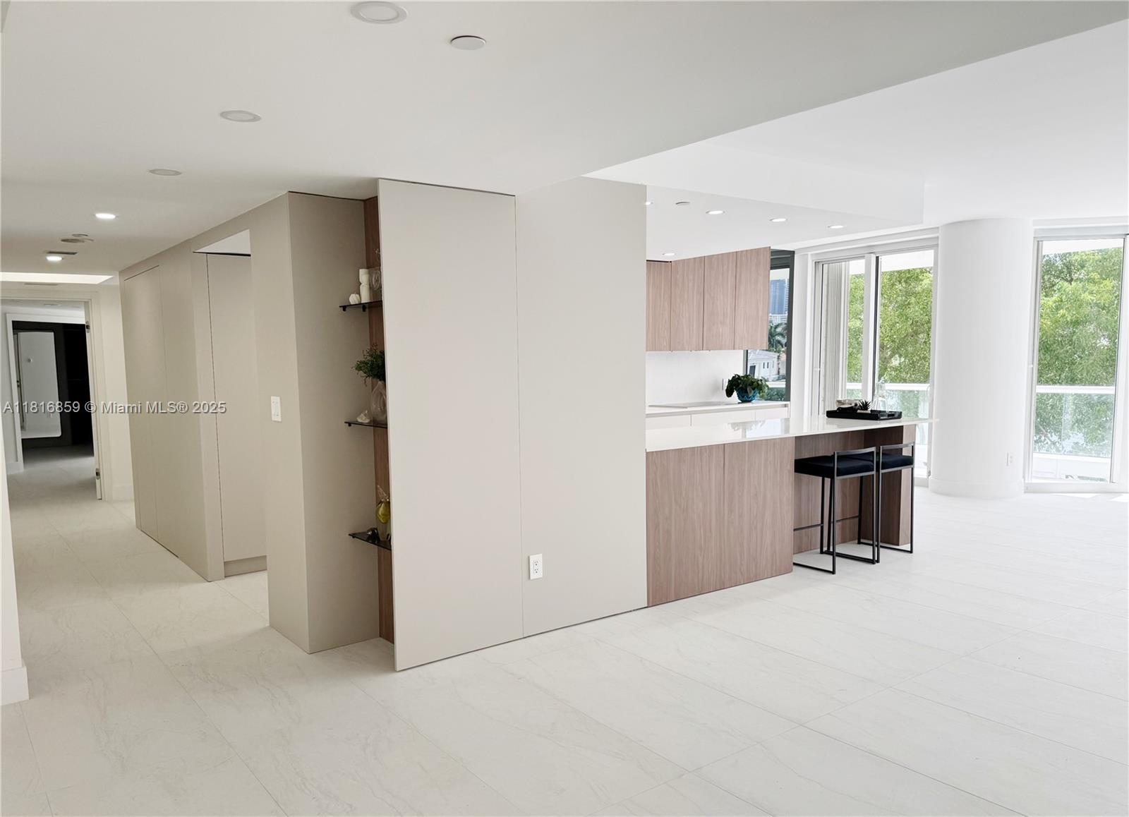 7000 Island Blvd LS-304