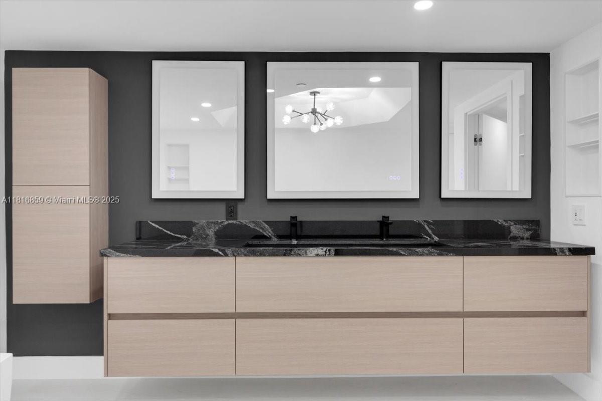 Williams Island - Residential